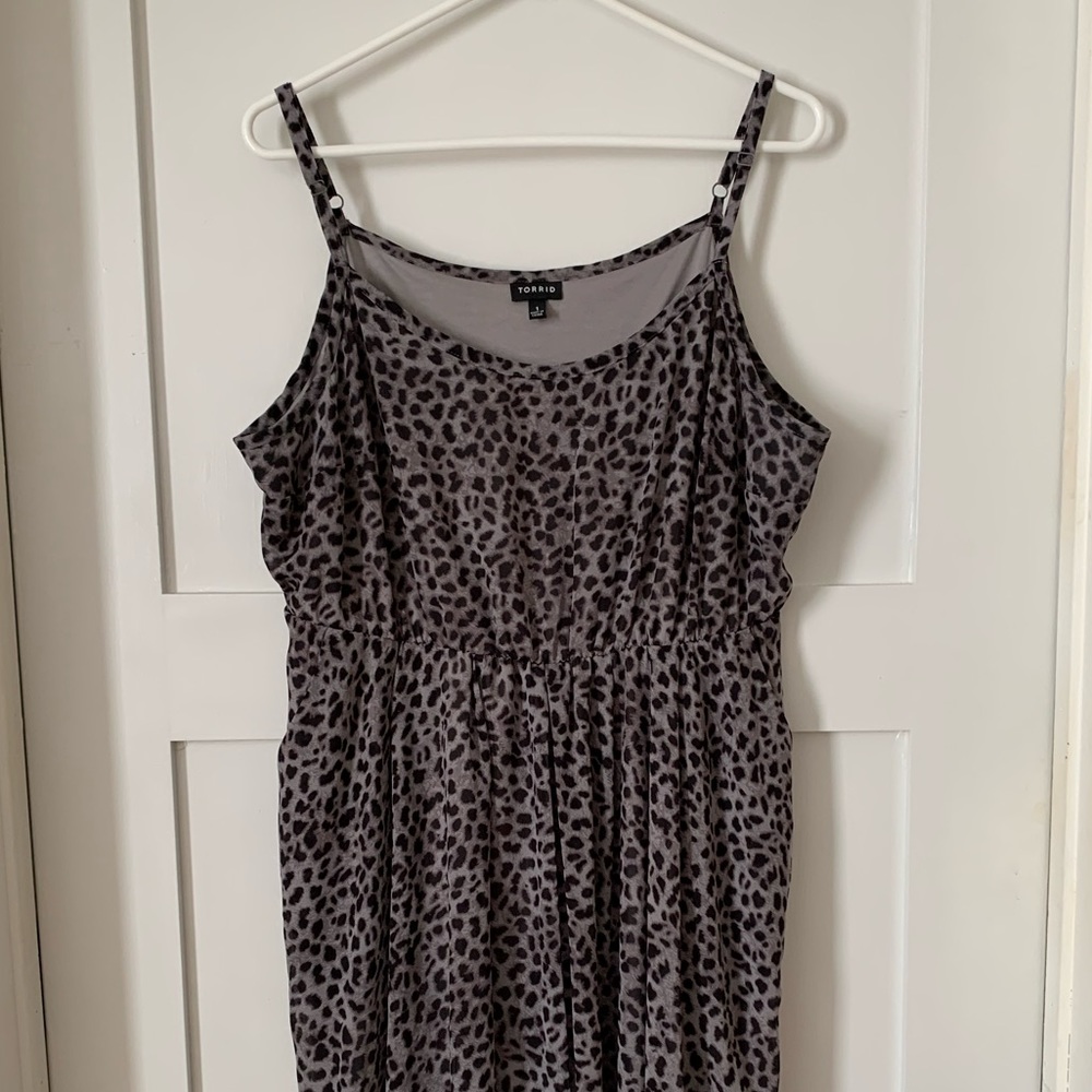 [Torrid] Grey Leopard print Plus Size Dress with pockets | Sz 1 (14/16)